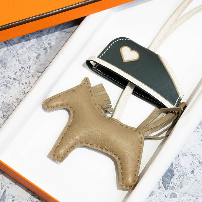 新品未使用　HERMES ロデオチャーム　ロベオクール エルメス ロデオ ロベオクール – HARUYOSHI
