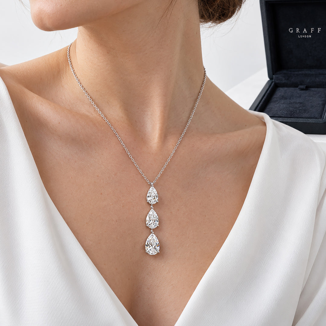 GRAFF ペアシェイプ ネックレス 2.67CT