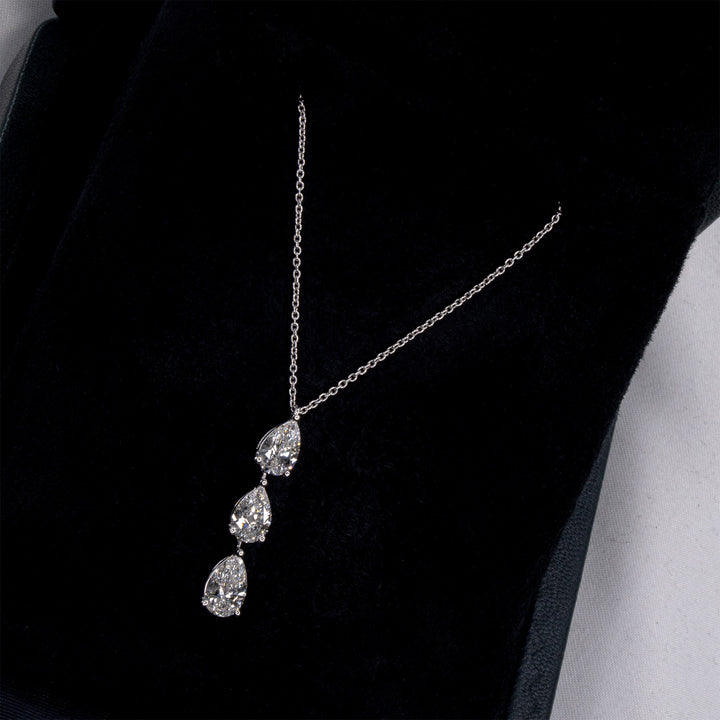 GRAFF ペアシェイプ ネックレス 2.67CT