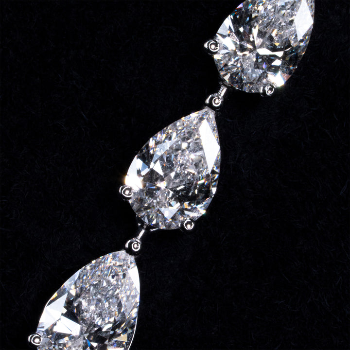 GRAFF ペアシェイプ ネックレス 2.67CT