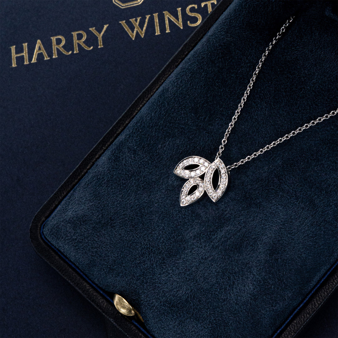 HARRY WINSTON リリークラスター ネックレス 0.19CT